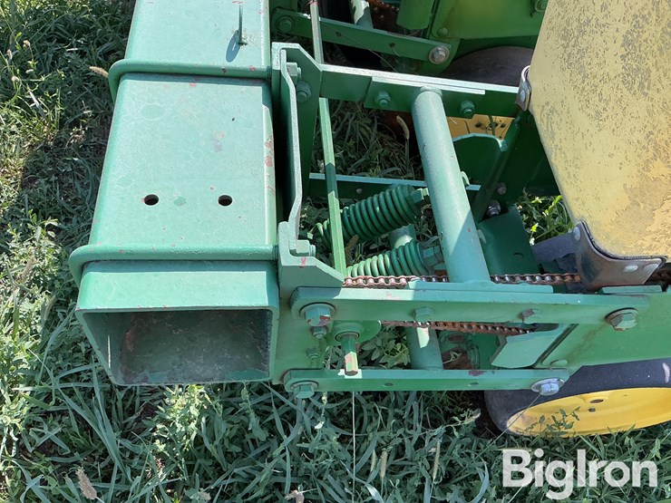 john-deere-7000-image-10