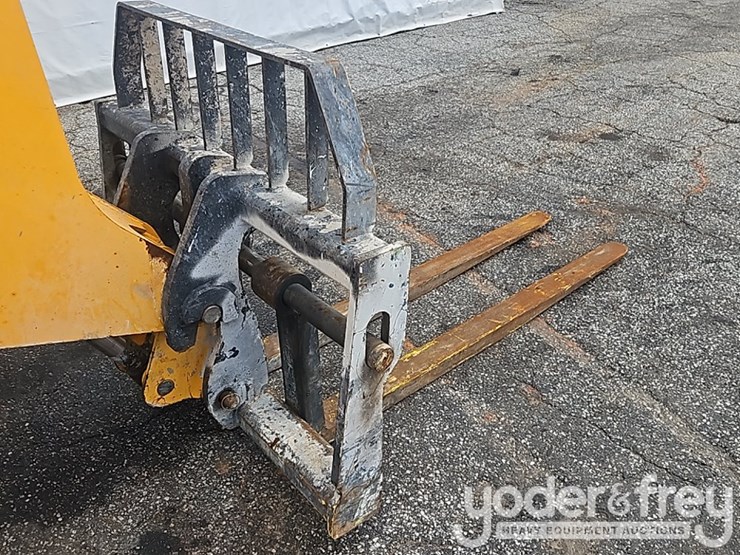 2015-jcb-507-42-image-13
