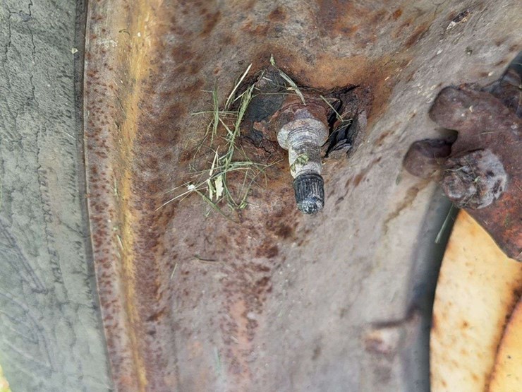 massey-ferguson-444-image-29
