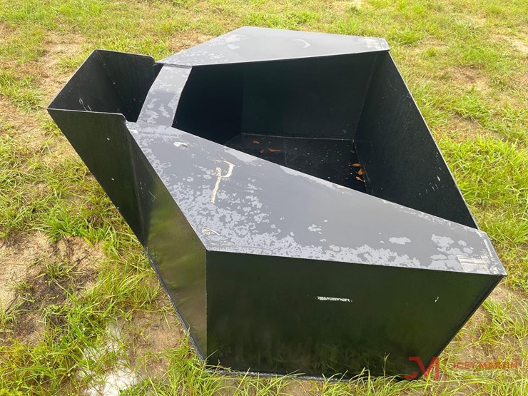 concrete-bucket-skid-steer-attachment-image-5