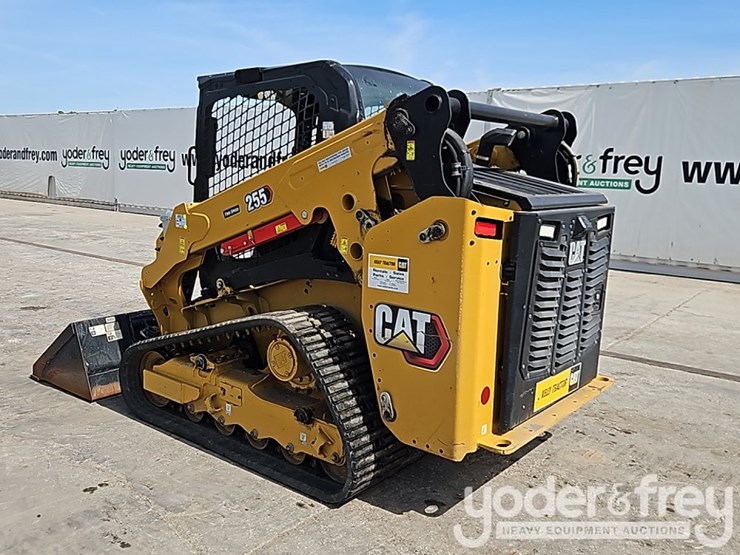 2025-caterpillar-255-image-4