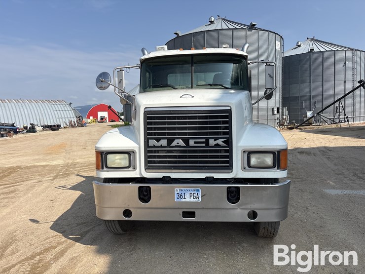2005-mack-ch613-image-2