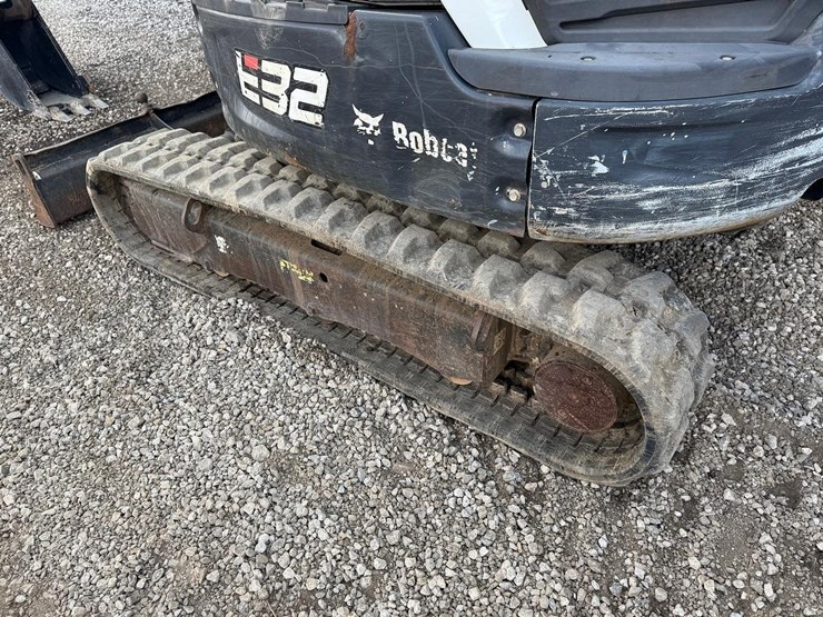 2017-bobcat-e32i-image-16