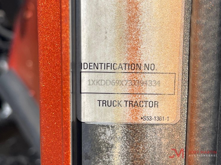 2003-kenworth-t802-day-cab-truck-tractor-image-32