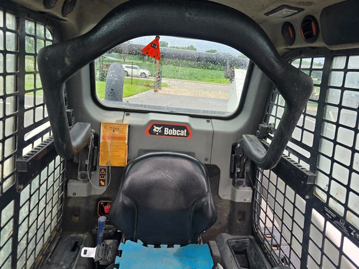 2021-bobcat-t64-image-47