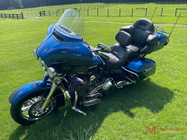 2014-harley-davidson-cvo-limited-mt.-rushmore-project-image-7