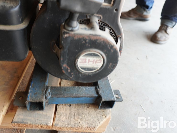 briggs-&-stratton-3-hp-gas-motor-image-11
