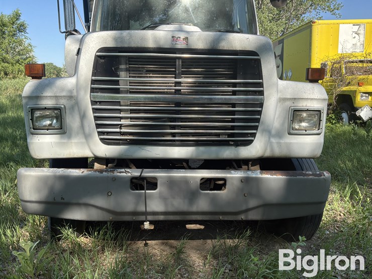 1995-ford-l8000-image-11