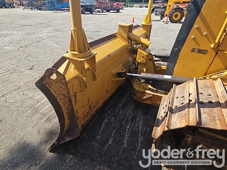 2015-caterpillar-d5k2-lgp-image-9
