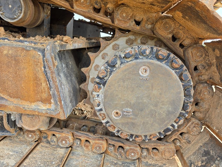 2023-caterpillar-374-image-56