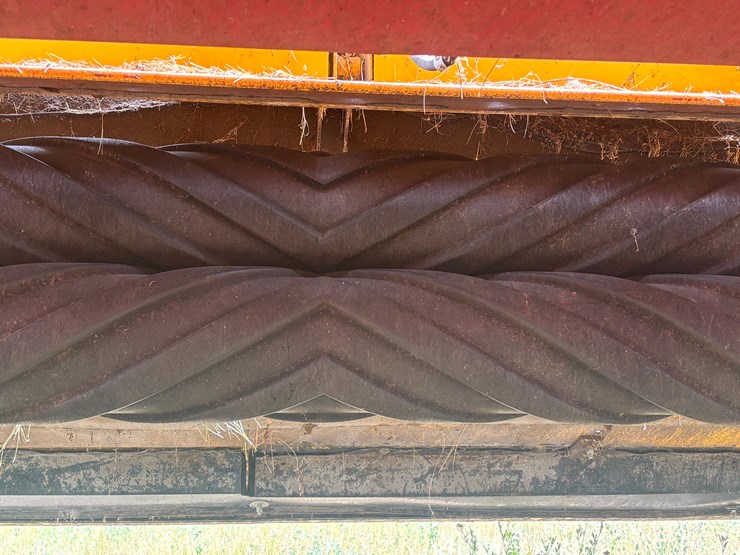 2013-new-holland-h8060-image-18