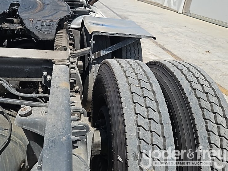 2018-peterbilt-567-image-20