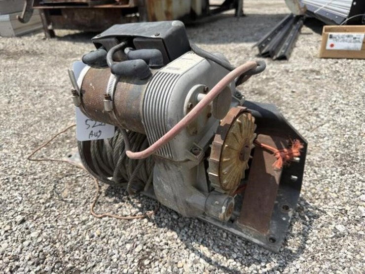12volt-heavy-duty-winch-image-2