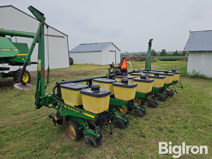 john-deere-7300-image-7