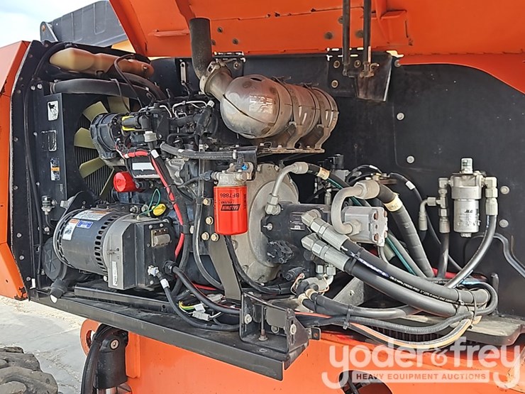 2016-jlg-600s-image-20