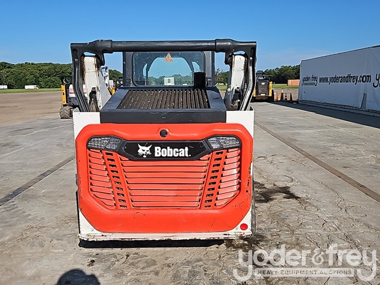 2024-bobcat-t64-image-23