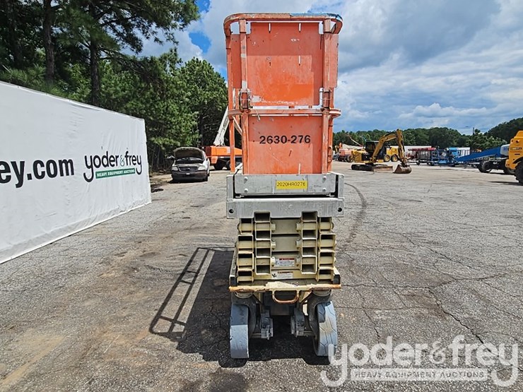 2015-jlg-2630es-image-8