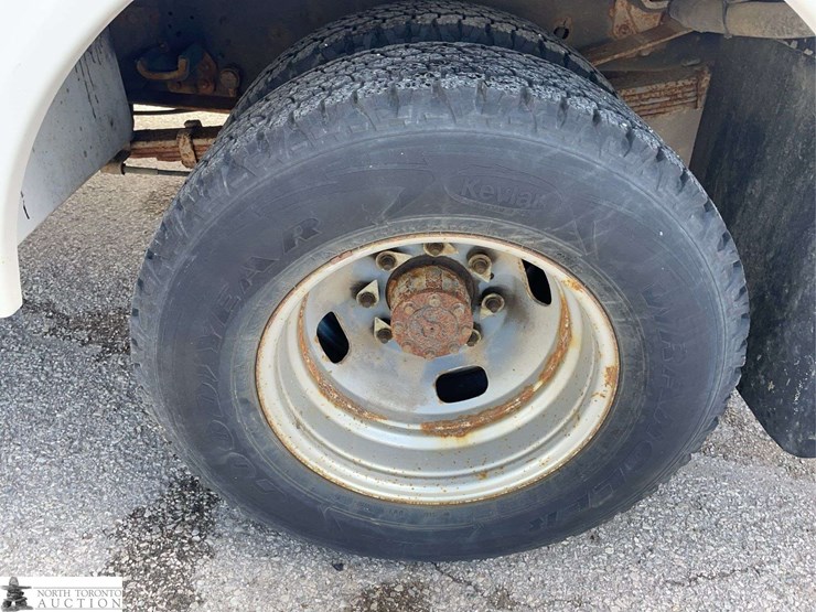 2013-ford-f350-image-21