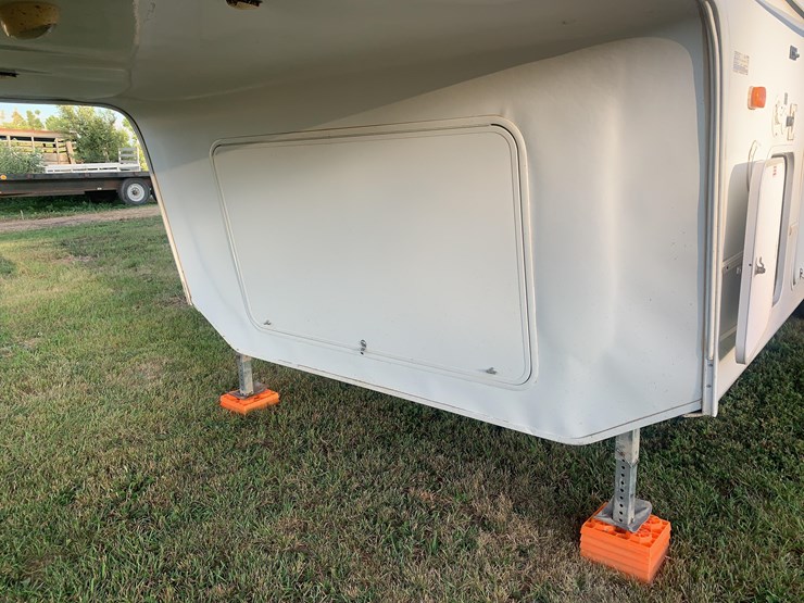 2007-cedar-creek-travel-trailer-image-24