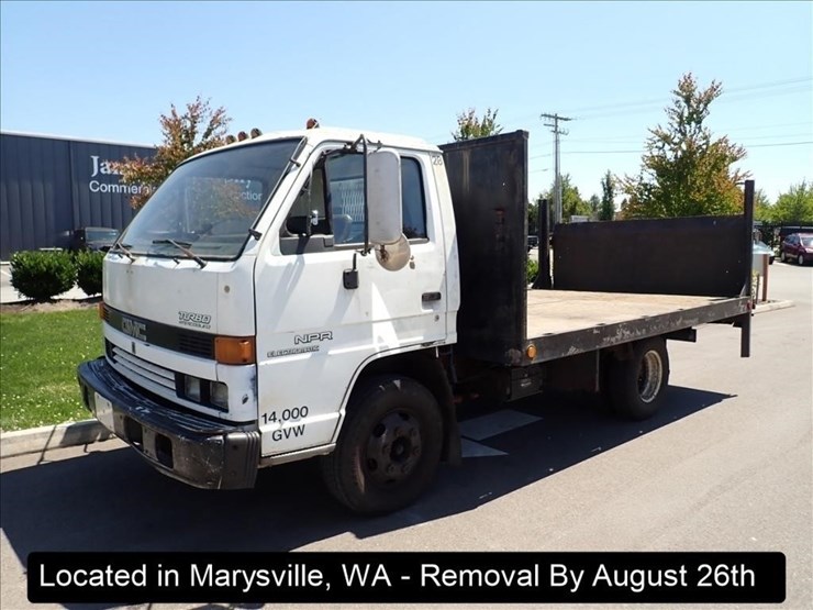 1995-isuzu-npr-image-1