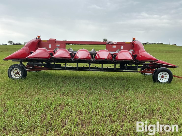 case-ih-3206-image-2