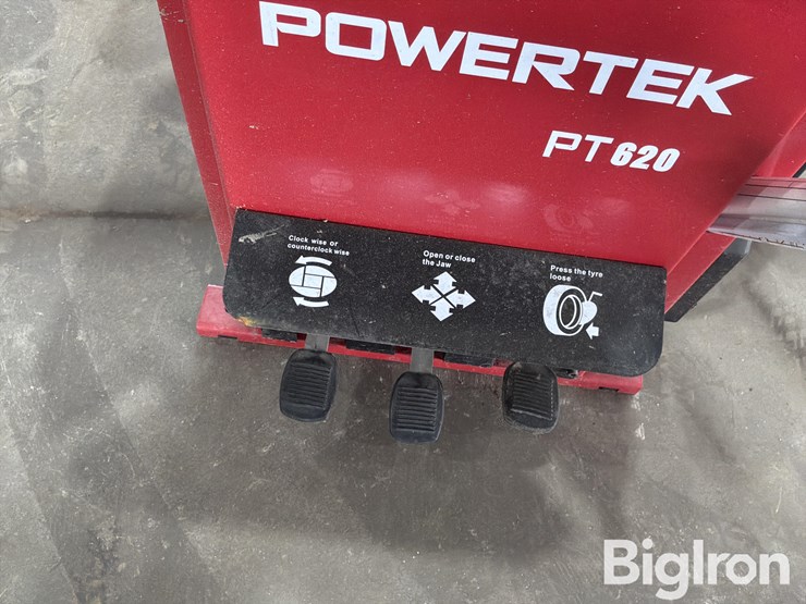 massey-ferguson-730-image-17