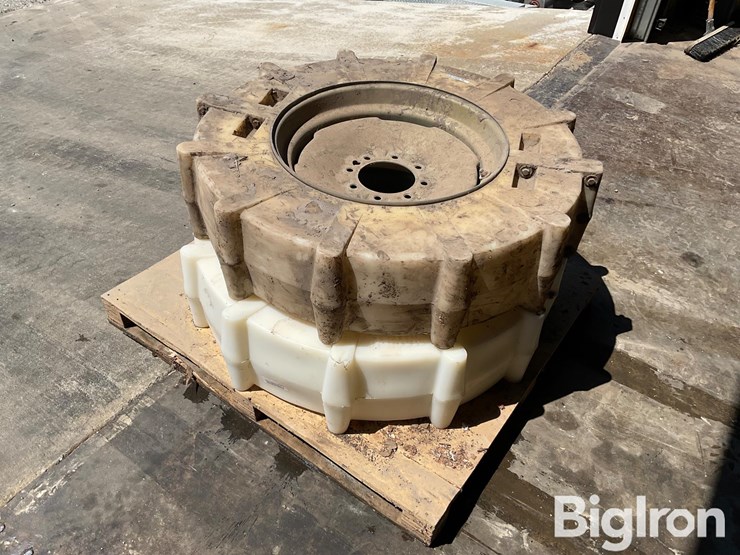 mach-2-solid-irrigation-pivot-wheels-image-1