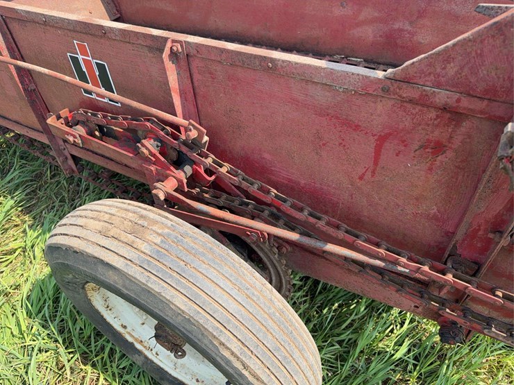 international-harvester-horse-drawn-manure-spreader-image-20