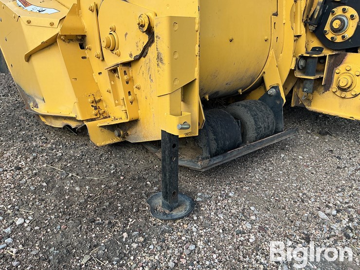 new-holland-750hd-image-12