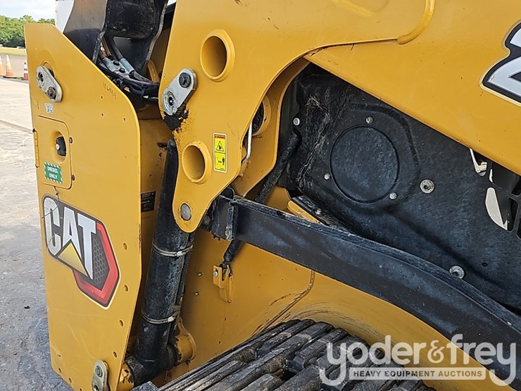 2025-caterpillar-255-image-12