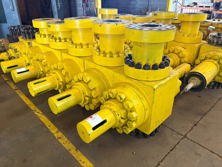 (3x$)-7-1/16”-15k-hydraulic-frac-valves,-field-ready-image-1
