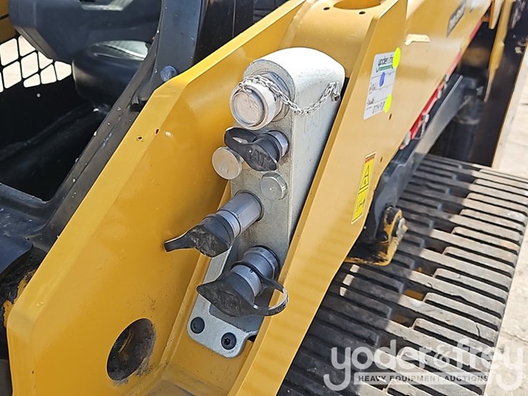 2025-caterpillar-255-image-17