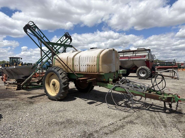 900-gallon-great-plains-sprayer-image-4