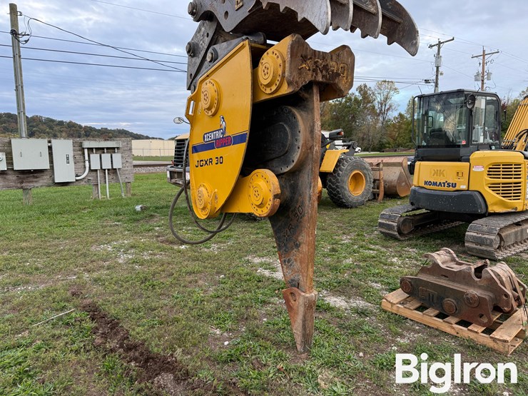 2014-komatsu-pc220-image-13