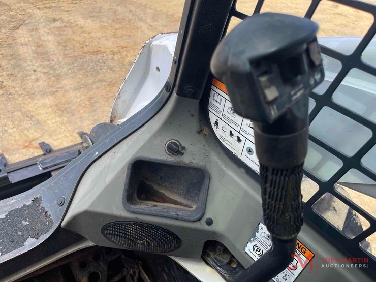 2017-bobcat-s650-skid-steer-loader-image-21
