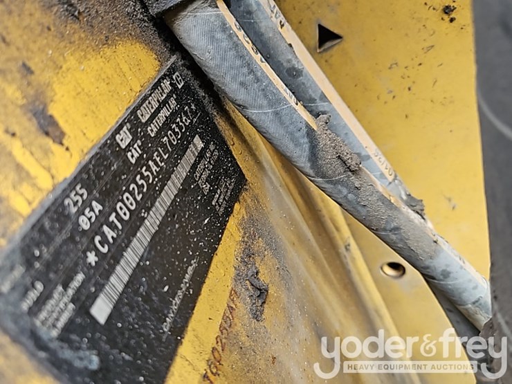 2025-caterpillar-255-image-33