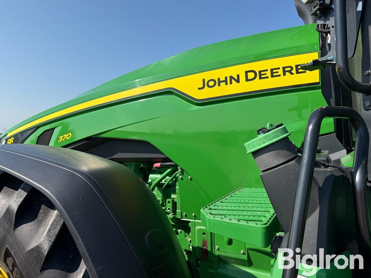 2024-john-deere-8r-370-image-13