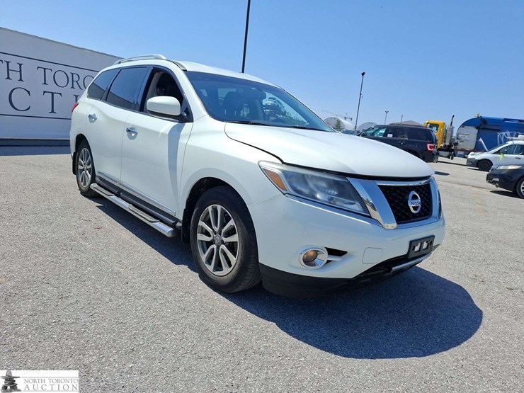 2014-nissan-pathfinder-image-3