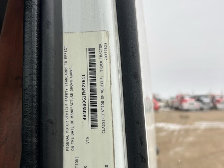 2015-volvo-vnm62t630-image-28