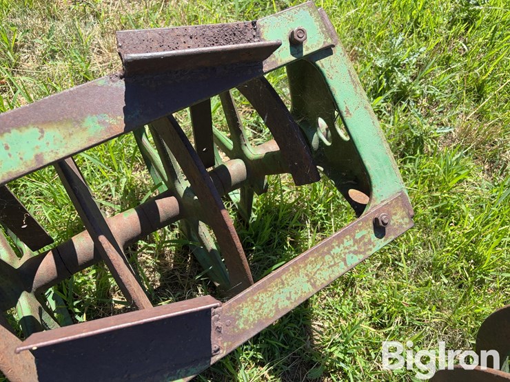 john-deere-7-image-17