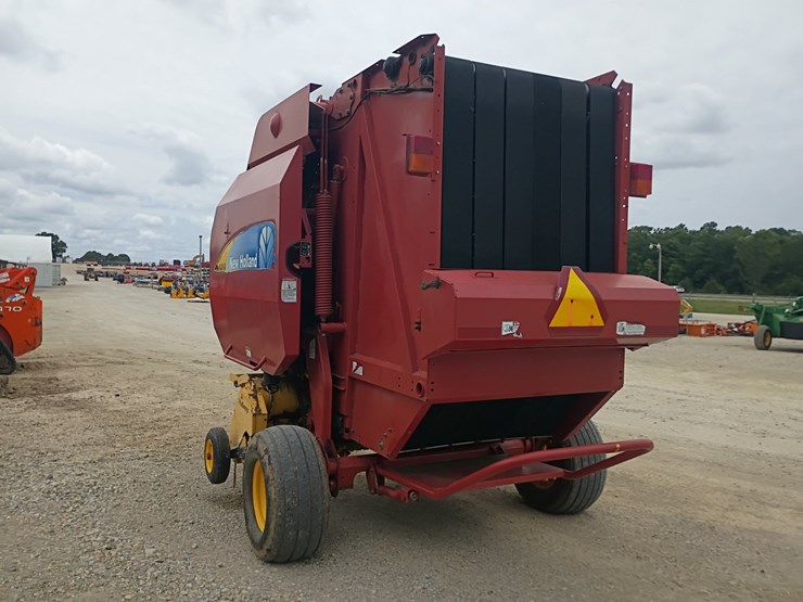 new-holland-br7070-image-3