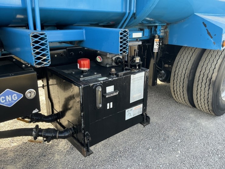 2018-peterbilt-520-image-9