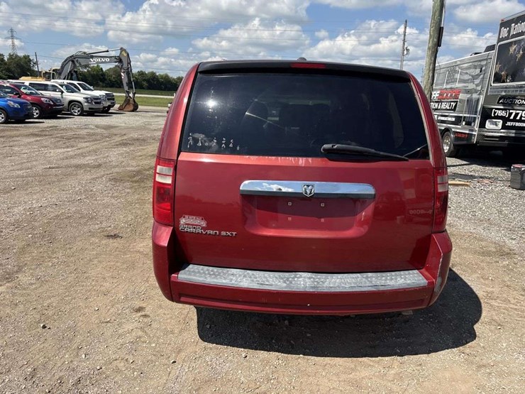 2008-dodge-caravan-image-3