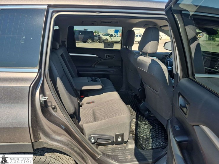 2017-toyota-highlander-image-26