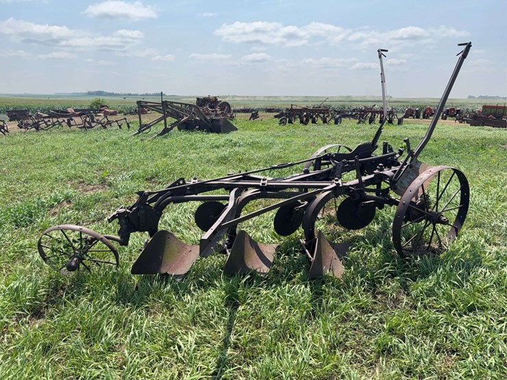 avery-three-bottom-14”-pull-type-moldboard-plow-image-3