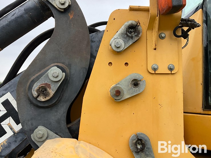 1999-deere-tc44h-image-11
