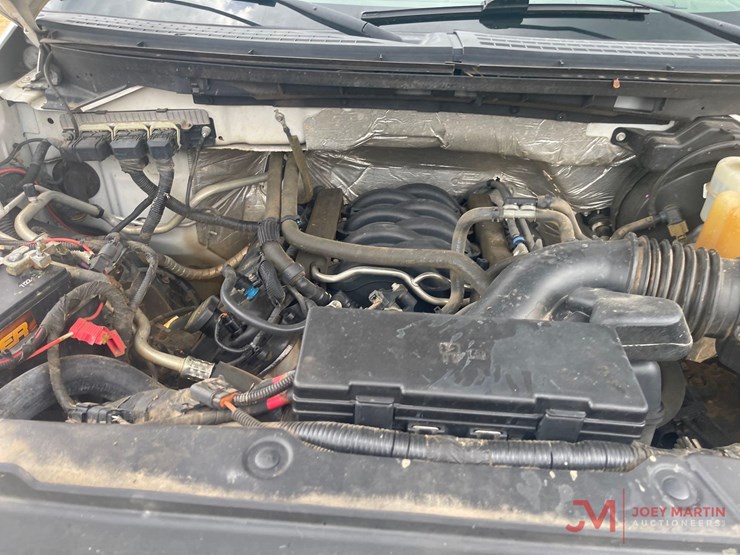 2014-ford-f150-xl-image-16