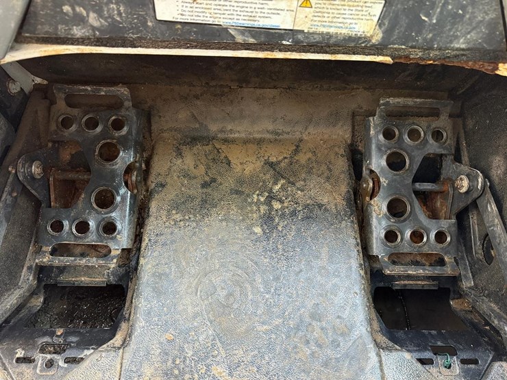2020-bobcat-t740-image-20