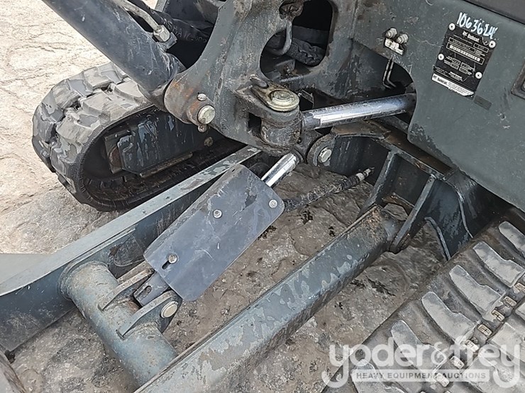 2022-bobcat-e32i-image-23