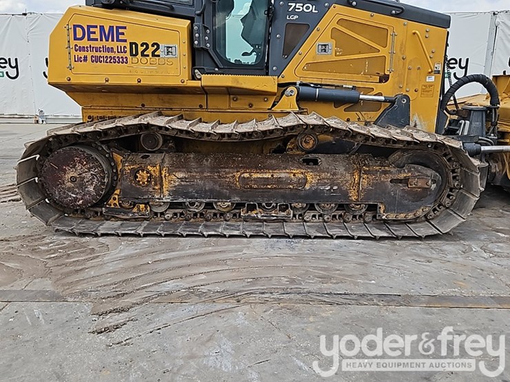 2022-deere-750l-image-9